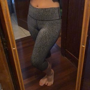 Lululemon cropped leggings